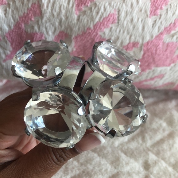 Diamond ring shape napkin holders - Picture 4 of 5